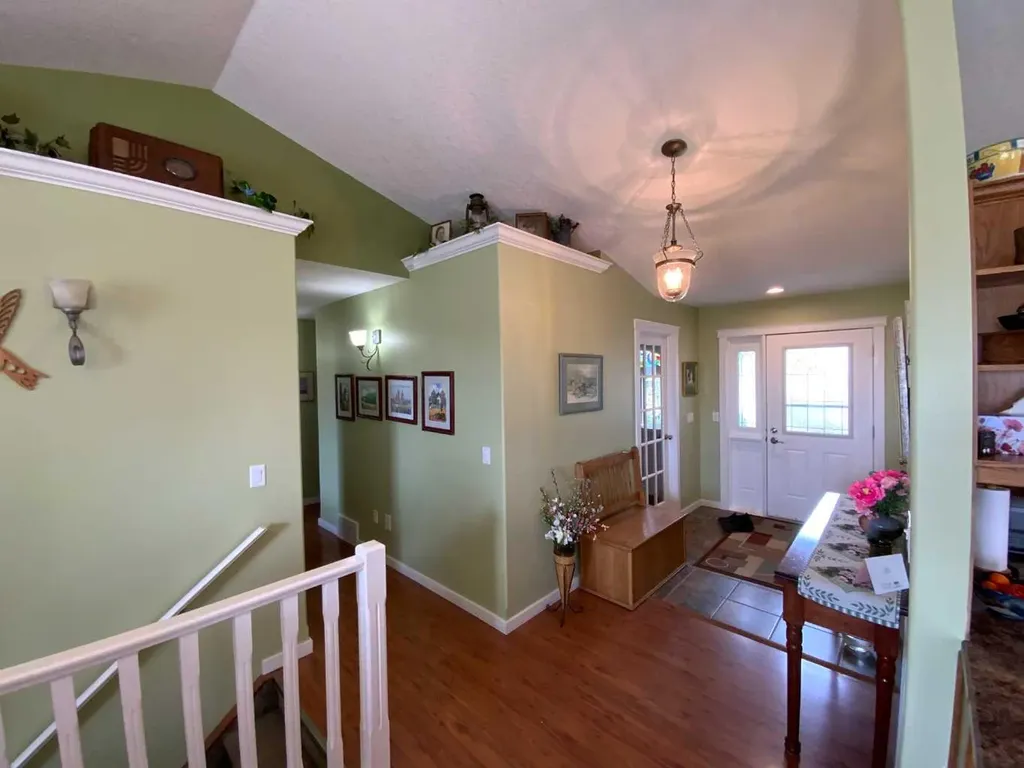 238 Centre Street S Linden AB T0M 1J0