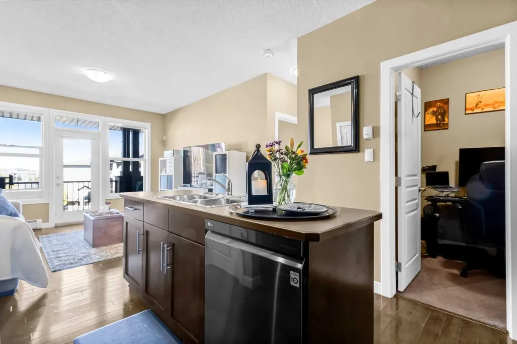 10 Panatella Road NW Calgary AB T3K 0V4