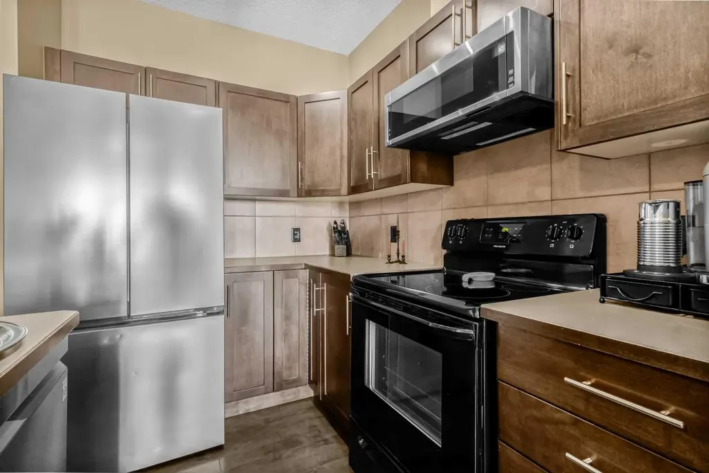 10 Panatella Road NW Calgary AB T3K 0V4