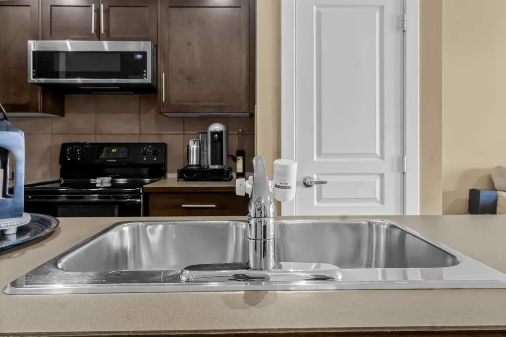 10 Panatella Road NW Calgary AB T3K 0V4