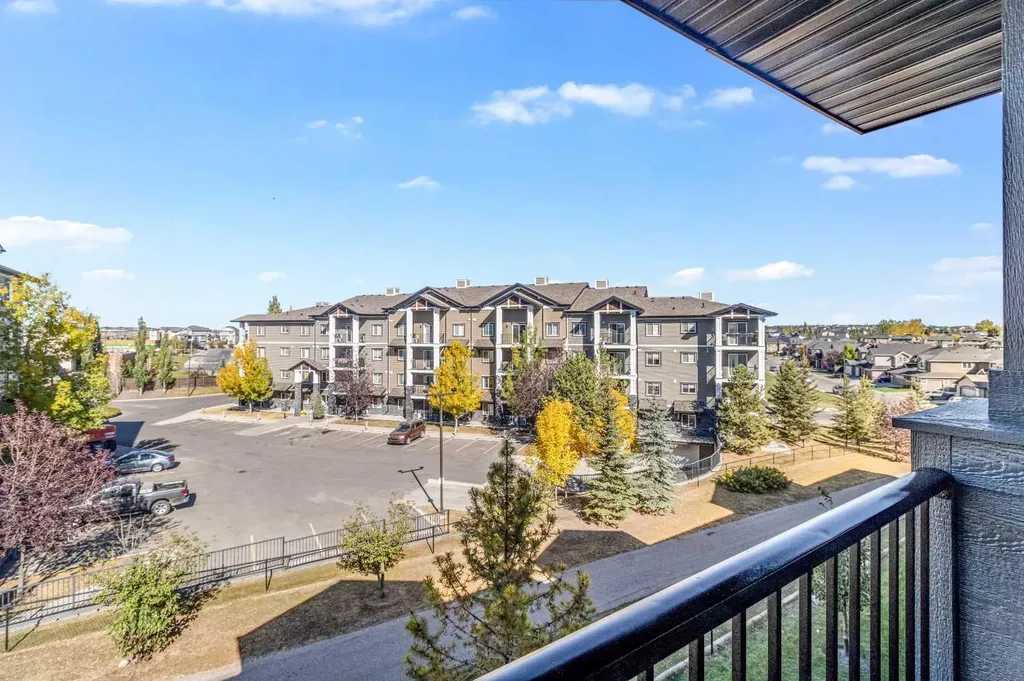 10 Panatella Road NW Calgary AB T3K 0V4