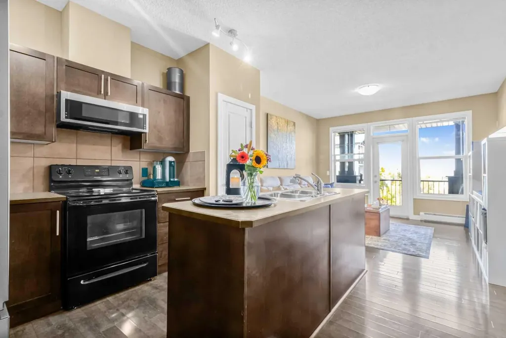 10 Panatella Road NW Calgary AB T3K 0V4