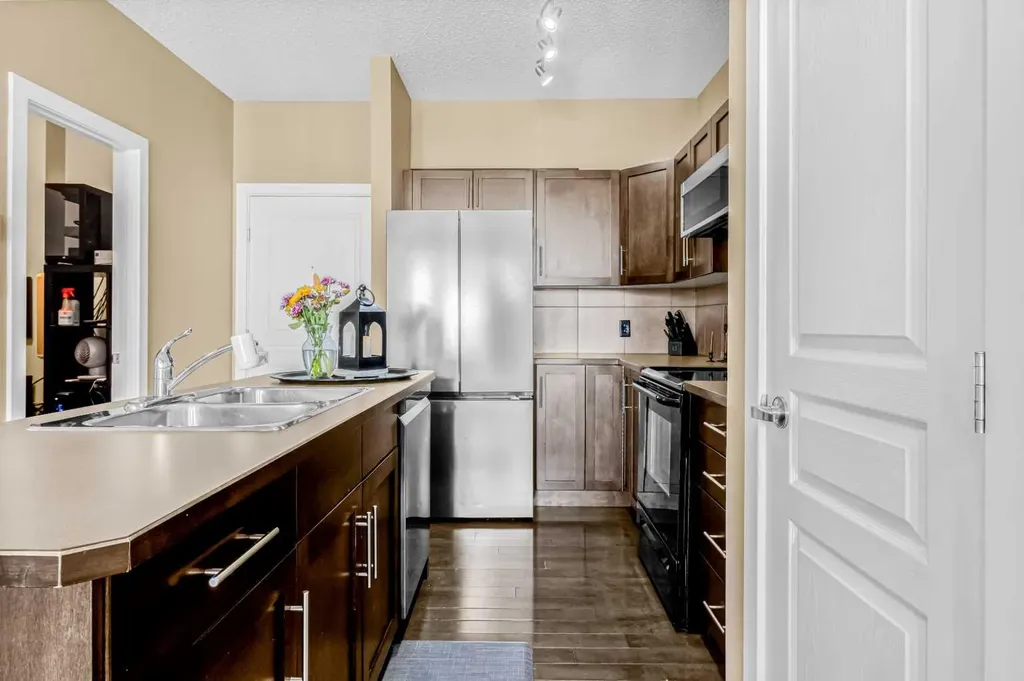 10 Panatella Road NW Calgary AB T3K 0V4