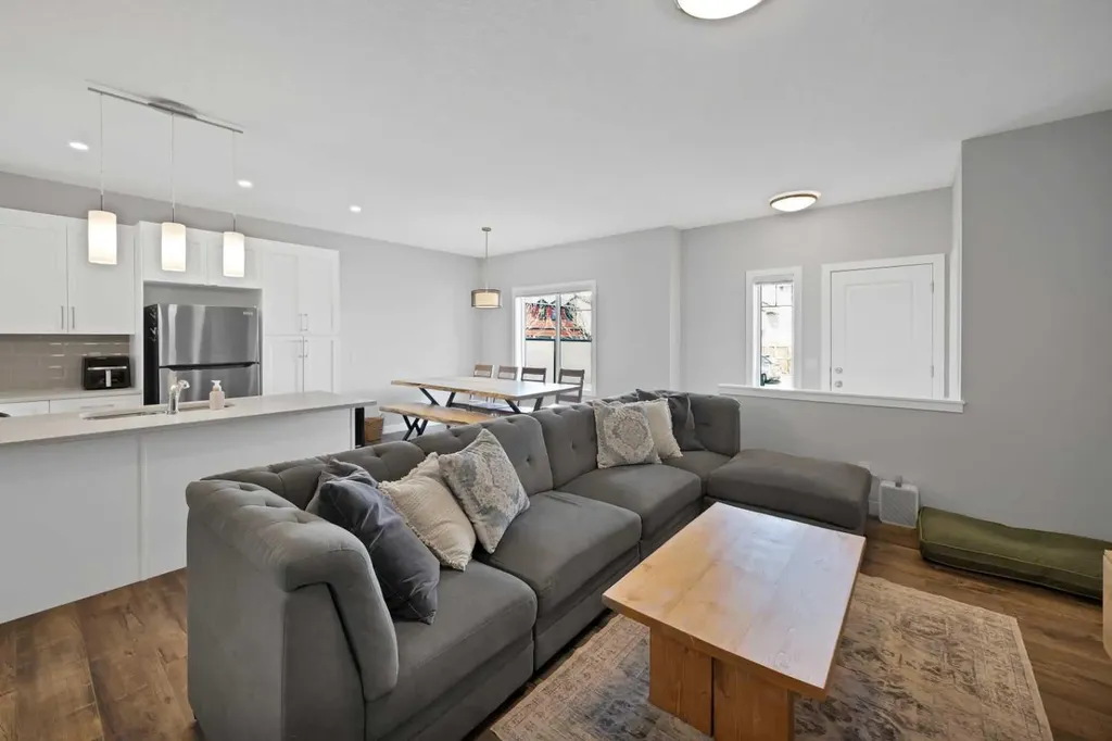 1167 Channelside Drive SW Airdrie AB T4B 4L3