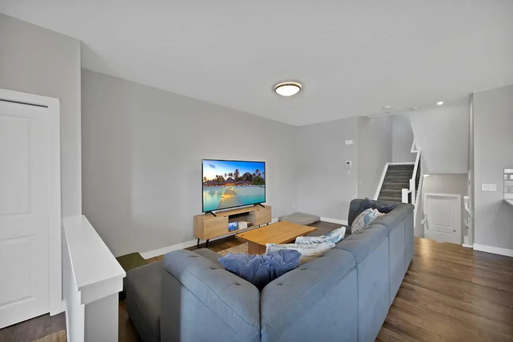 1167 Channelside Drive SW Airdrie AB T4B 4L3