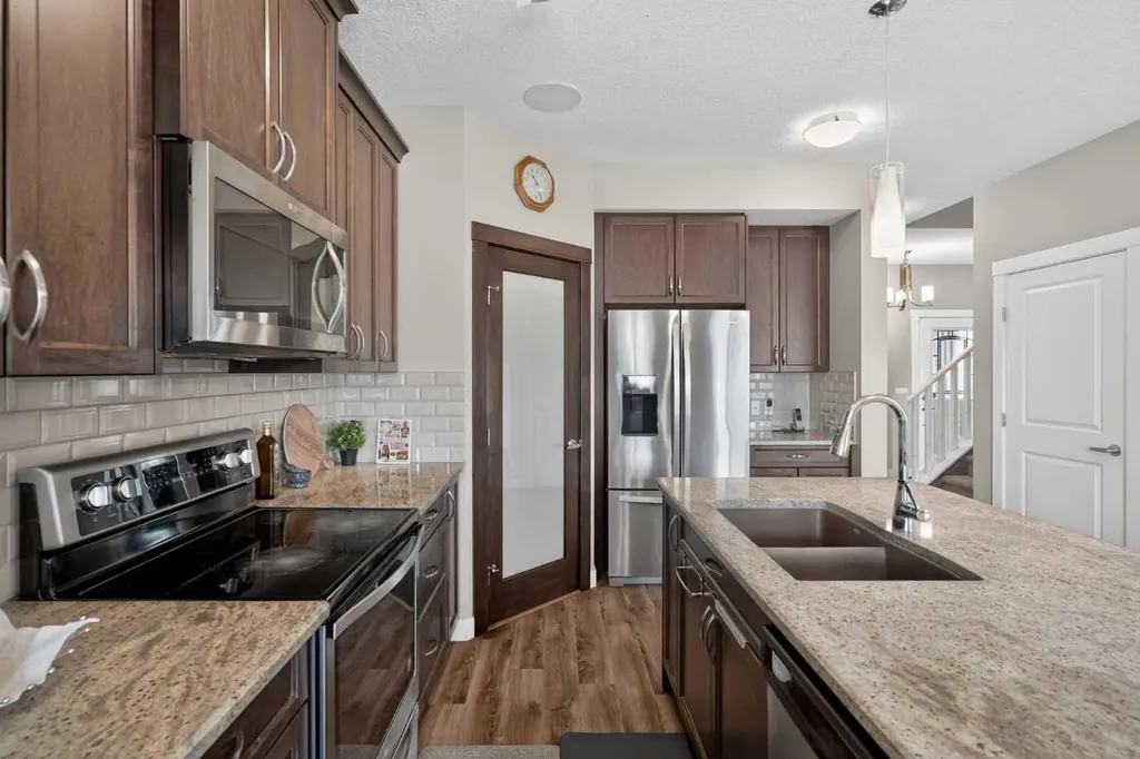 76 Nolancrest Circle NW Calgary AB T3R 0T8