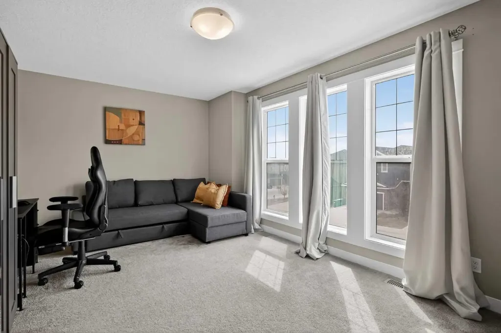 76 Nolancrest Circle NW Calgary AB T3R 0T8