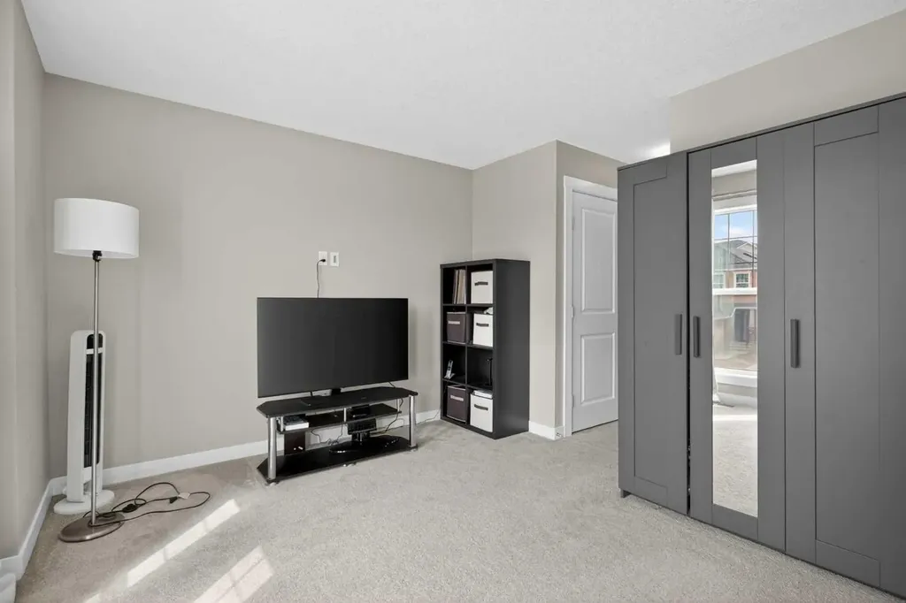 76 Nolancrest Circle NW Calgary AB T3R 0T8