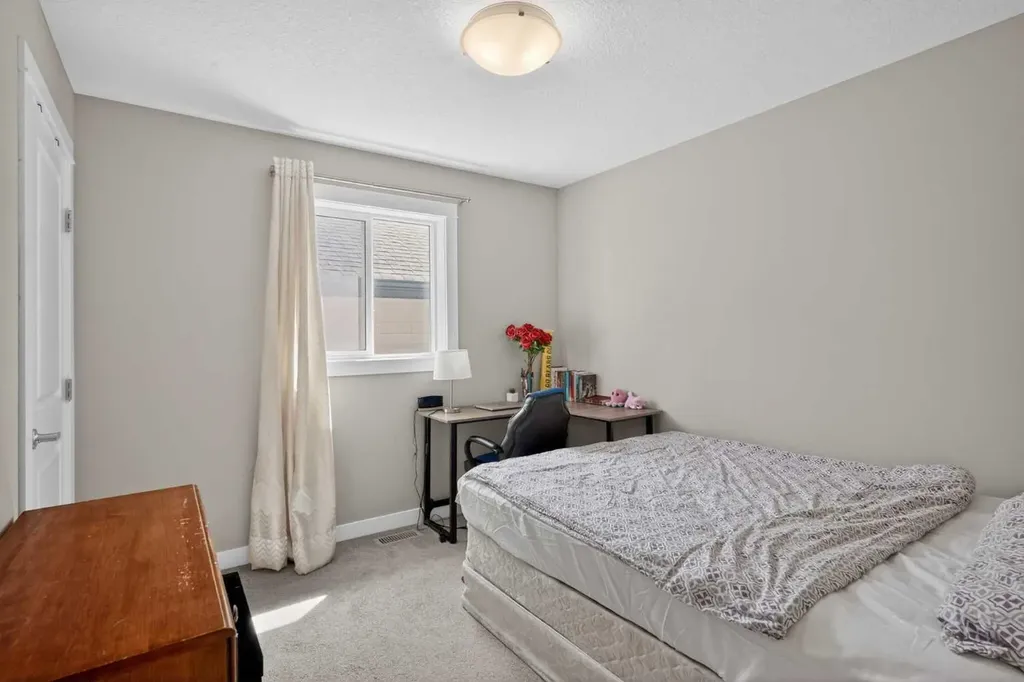 76 Nolancrest Circle NW Calgary AB T3R 0T8