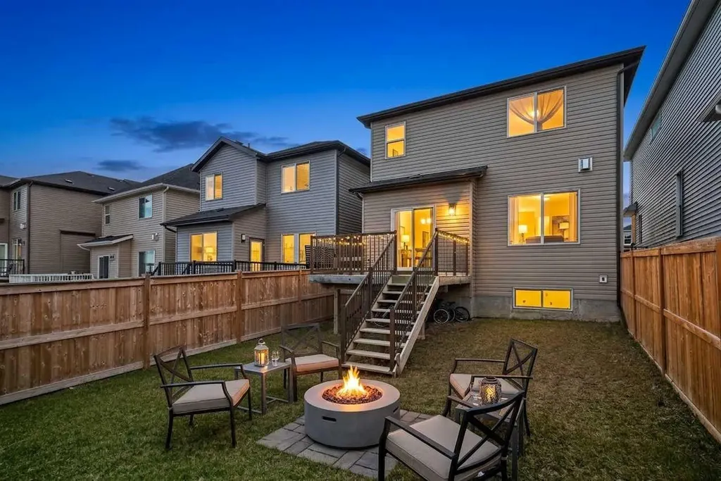 76 Nolancrest Circle NW Calgary AB T3R 0T8