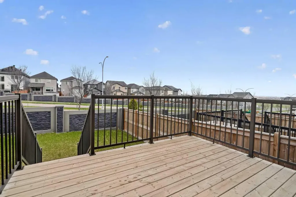 76 Nolancrest Circle NW Calgary AB T3R 0T8