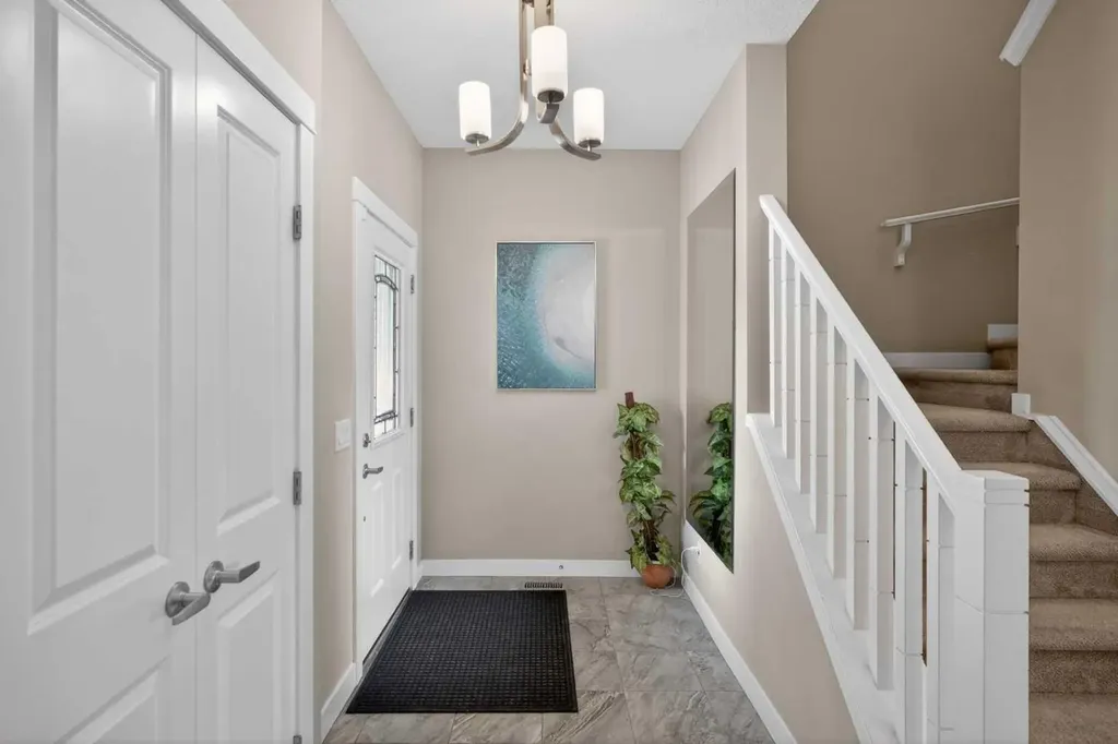 76 Nolancrest Circle NW Calgary AB T3R 0T8