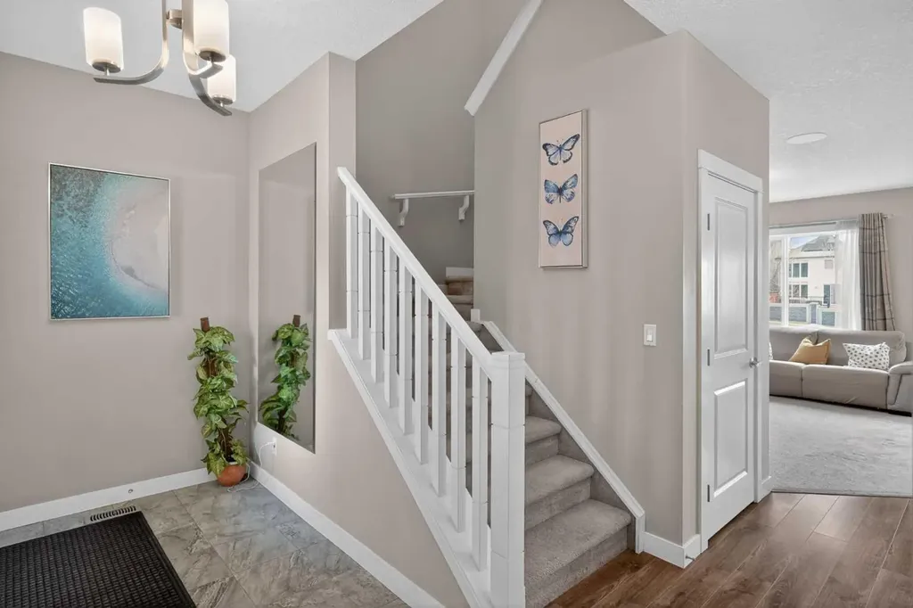 76 Nolancrest Circle NW Calgary AB T3R 0T8