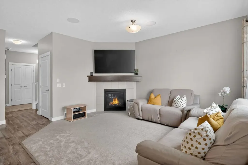 76 Nolancrest Circle NW Calgary AB T3R 0T8