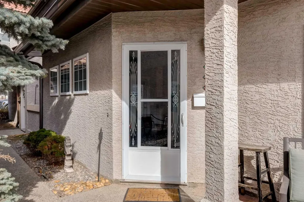 1997 Sirocco Drive SW Calgary AB T3H 3E6