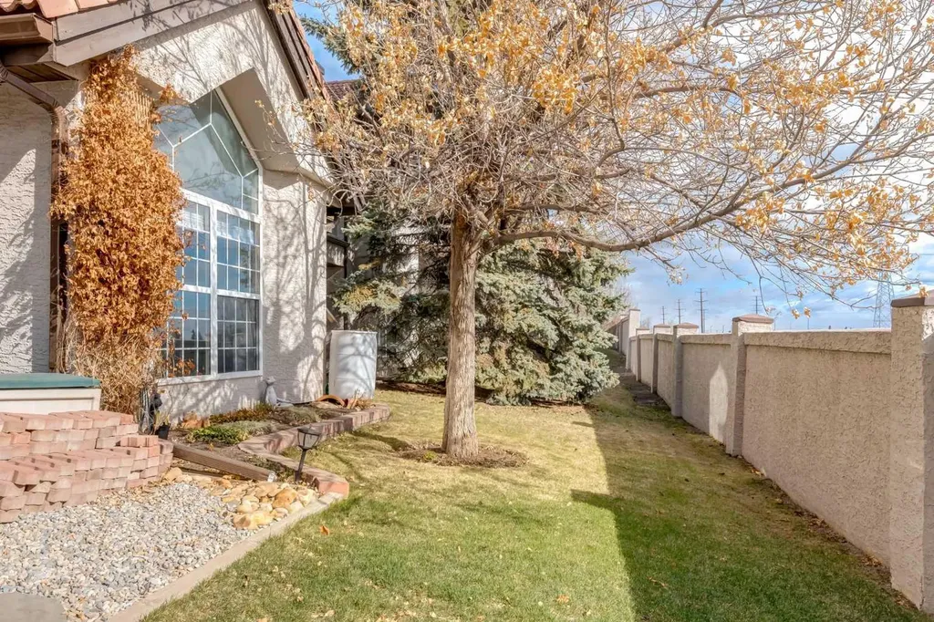 1997 Sirocco Drive SW Calgary AB T3H 3E6