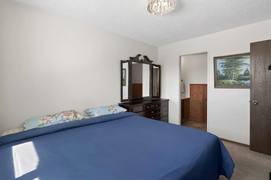116 Templemont Circle NE Calgary AB T1Y 5A9
