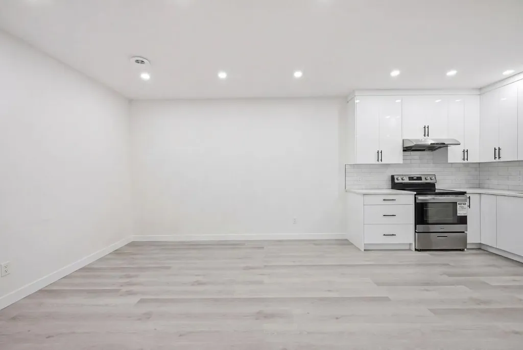 96 Homestead Grove NE Calgary AB T3J 2G7