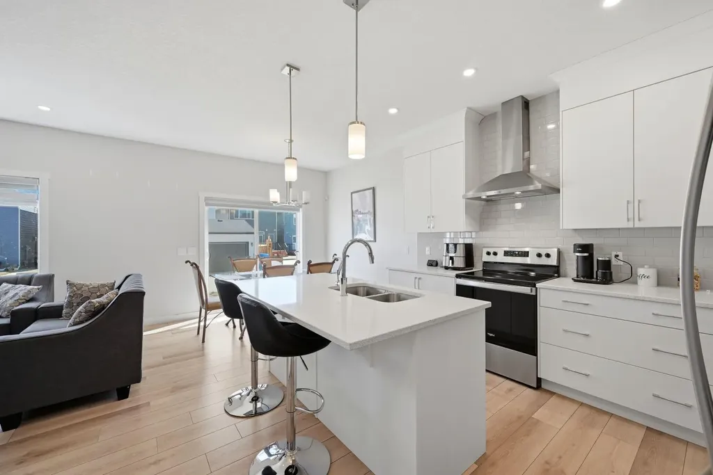 96 Homestead Grove NE Calgary AB T3J 2G7