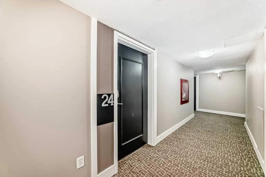 821 3 Avenue SW Calgary AB T2P 0H1