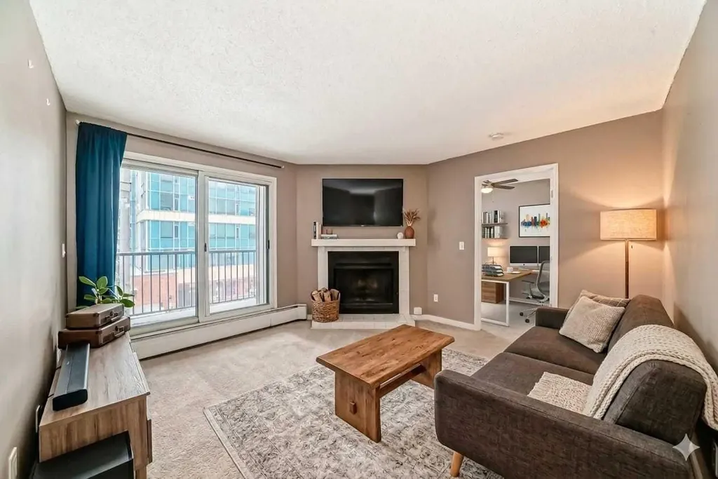 821 3 Avenue SW Calgary AB T2P 0H1