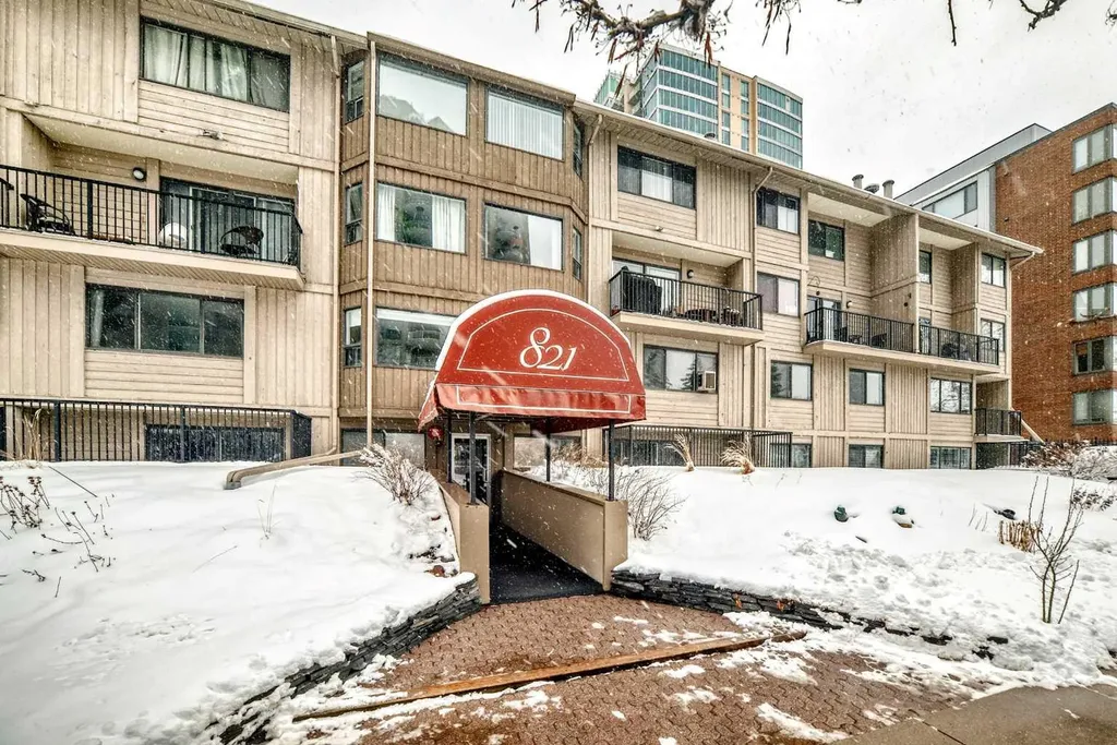821 3 Avenue SW Calgary AB T2P 0H1