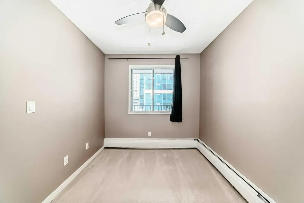 821 3 Avenue SW Calgary AB T2P 0H1