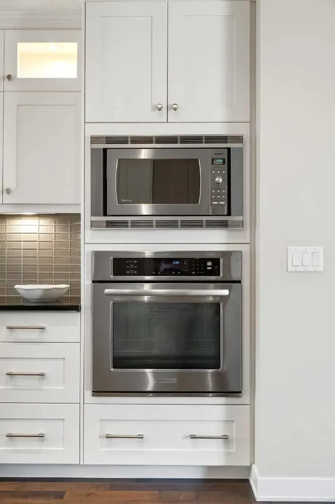 2427 22a Street NW Calgary AB T2M 3X7