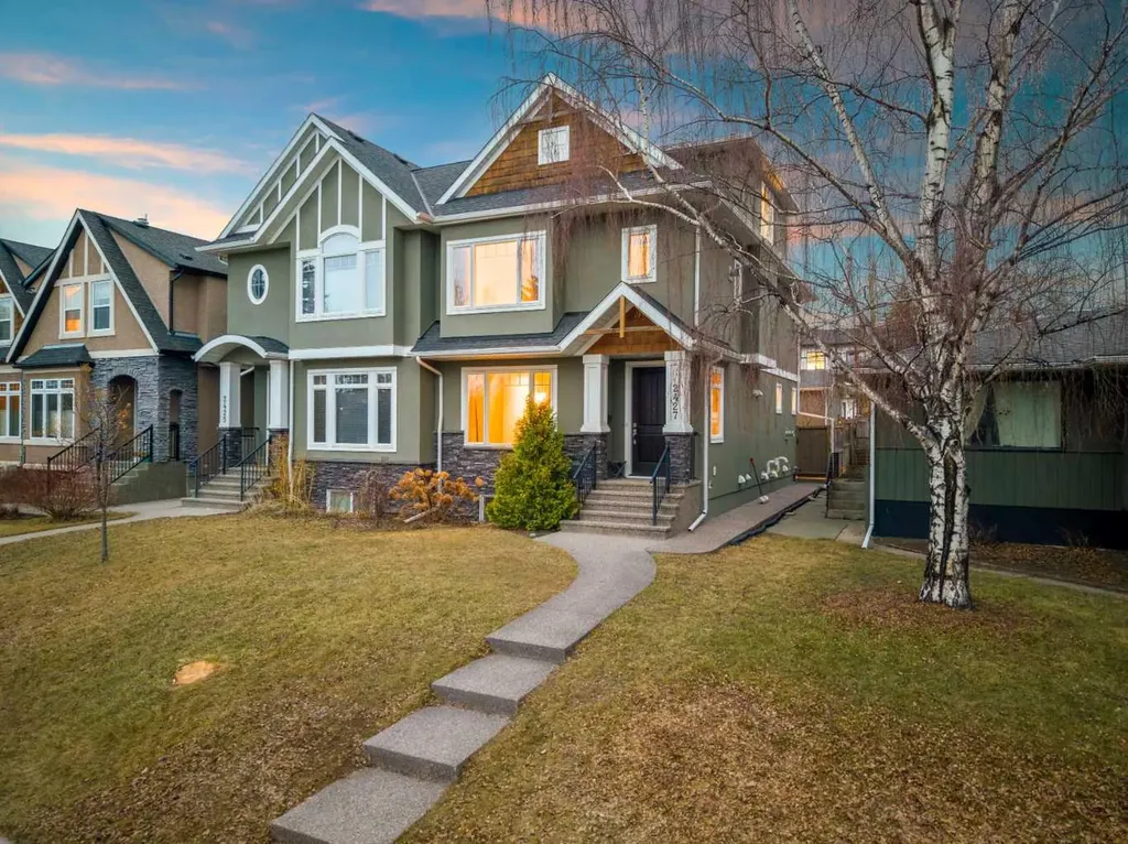 2427 22a Street NW Calgary AB T2M 3X7