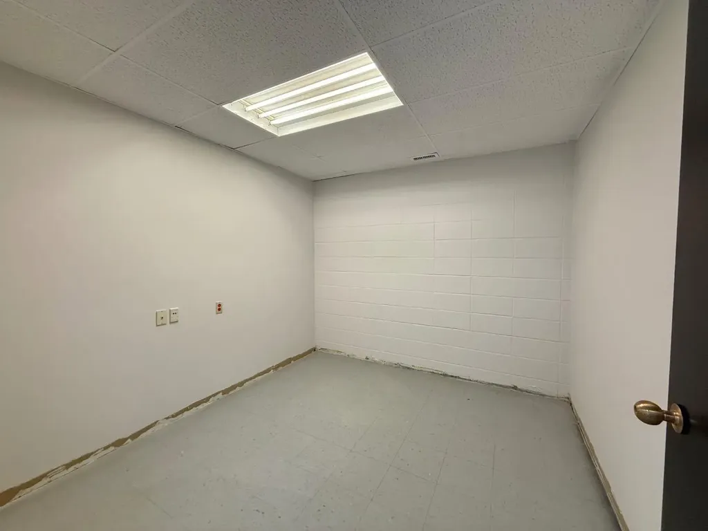 101 Government Road Hinton AB T7V1B7