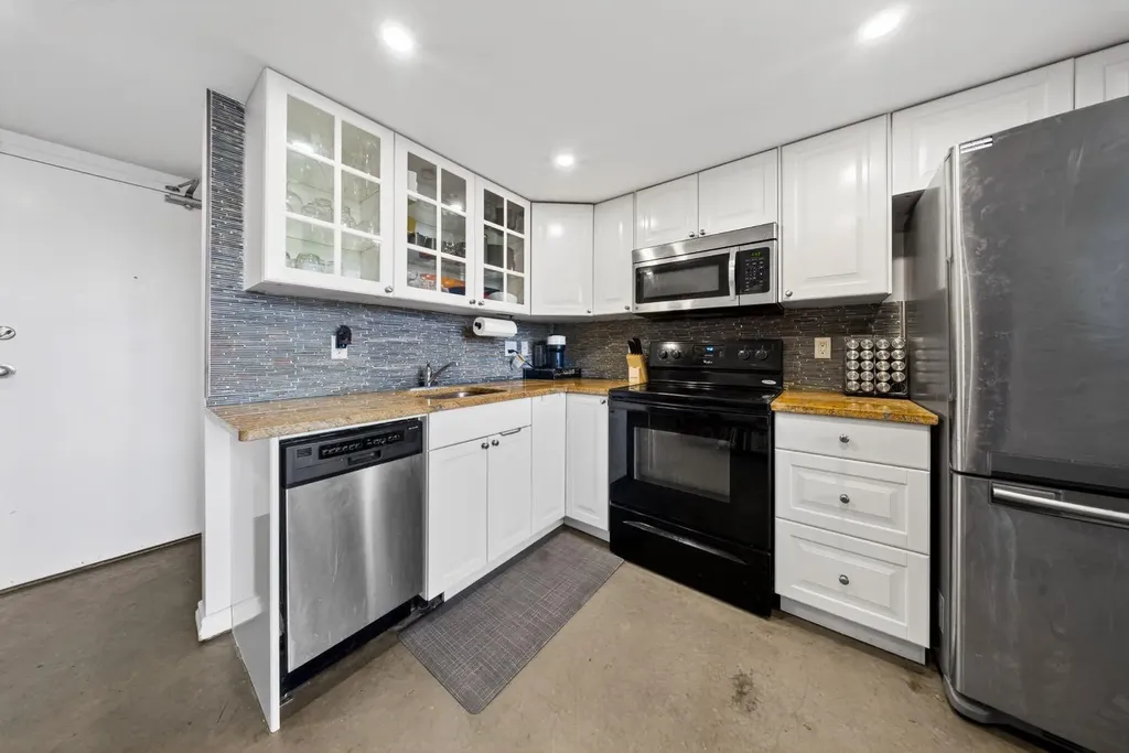 535 8 Avenue SE Calgary AB T2G 5S9