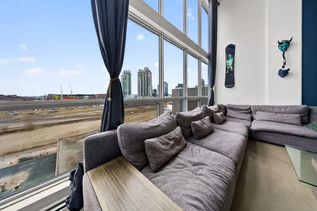 535 8 Avenue SE Calgary AB T2G 5S9