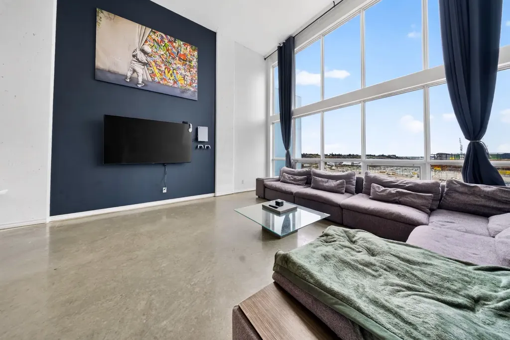 535 8 Avenue SE Calgary AB T2G 5S9