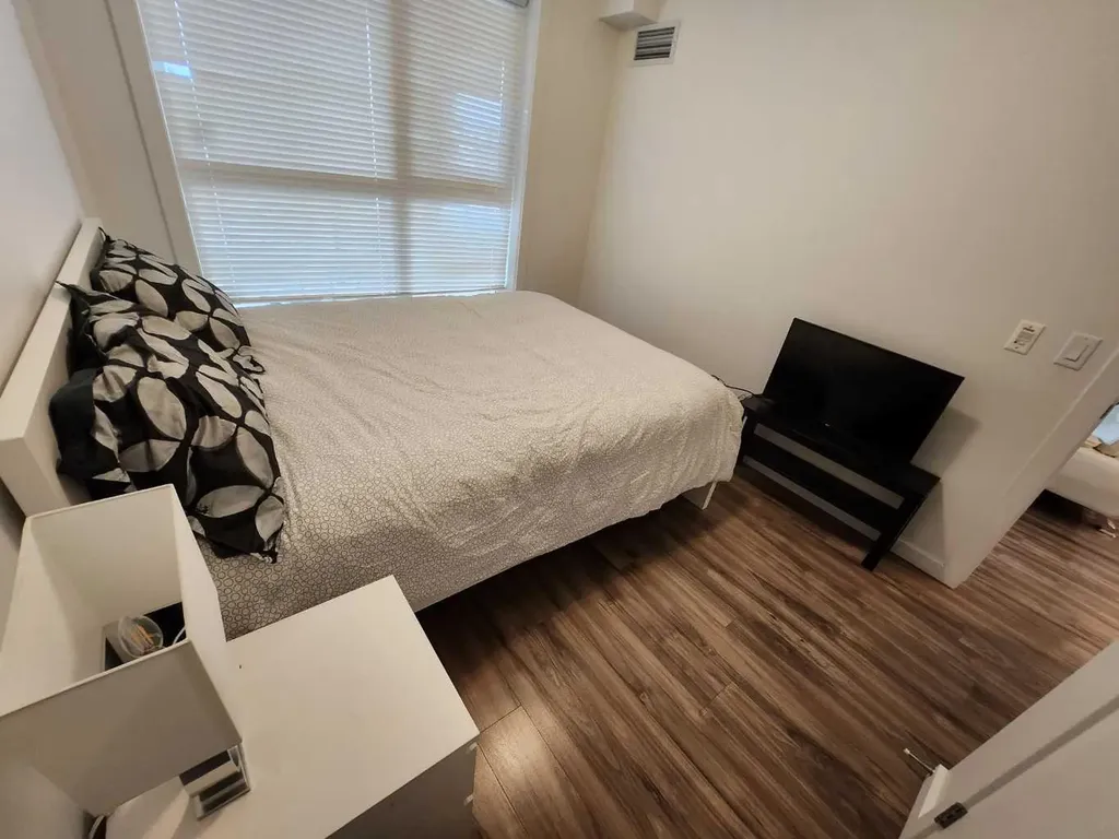 1629 38 Street SW Calgary AB T3C 1T8