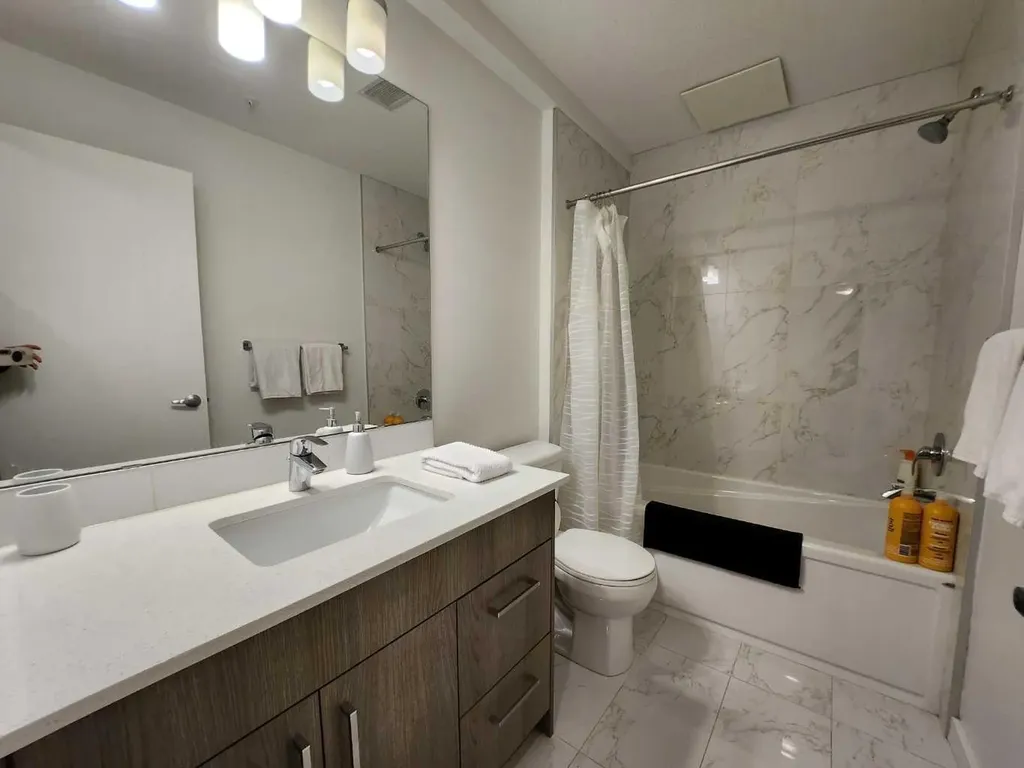1629 38 Street SW Calgary AB T3C 1T8