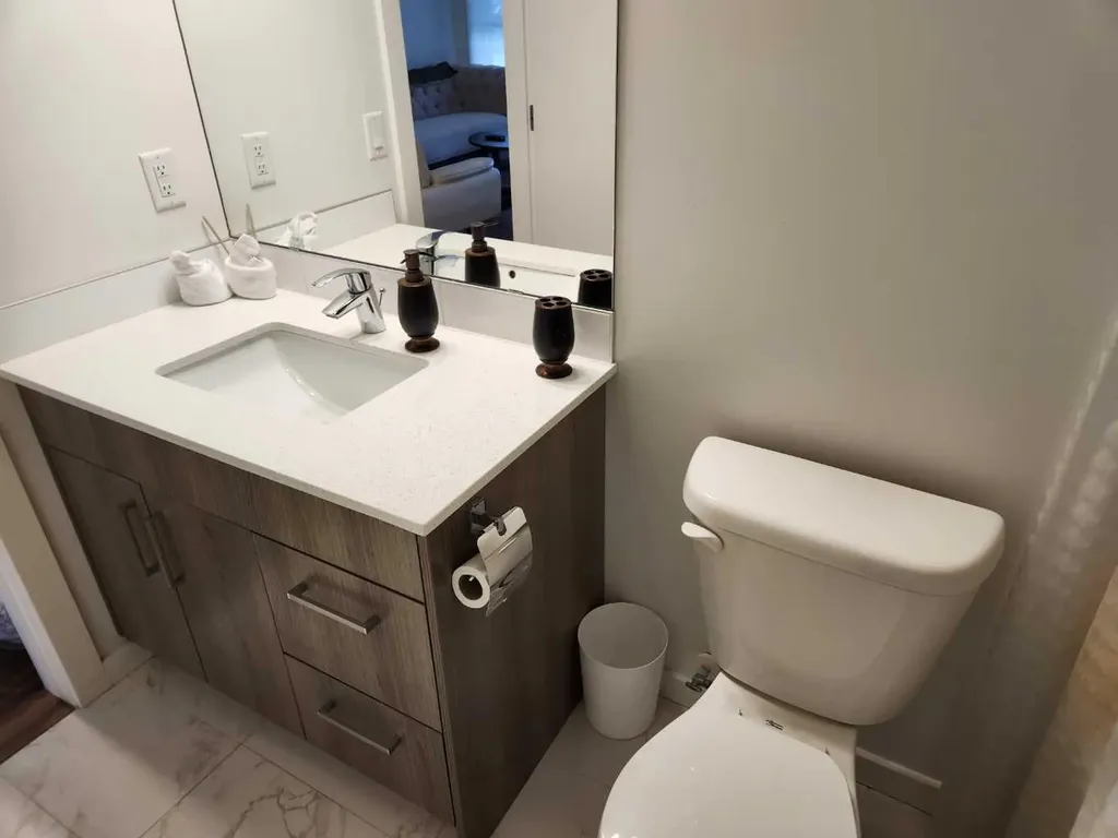 1629 38 Street SW Calgary AB T3C 1T8