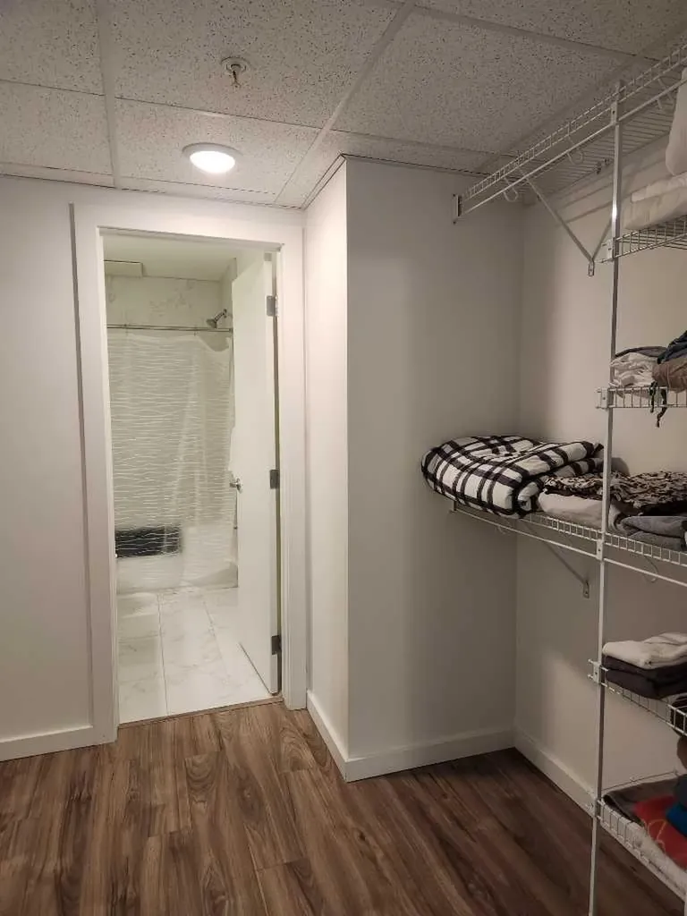 1629 38 Street SW Calgary AB T3C 1T8