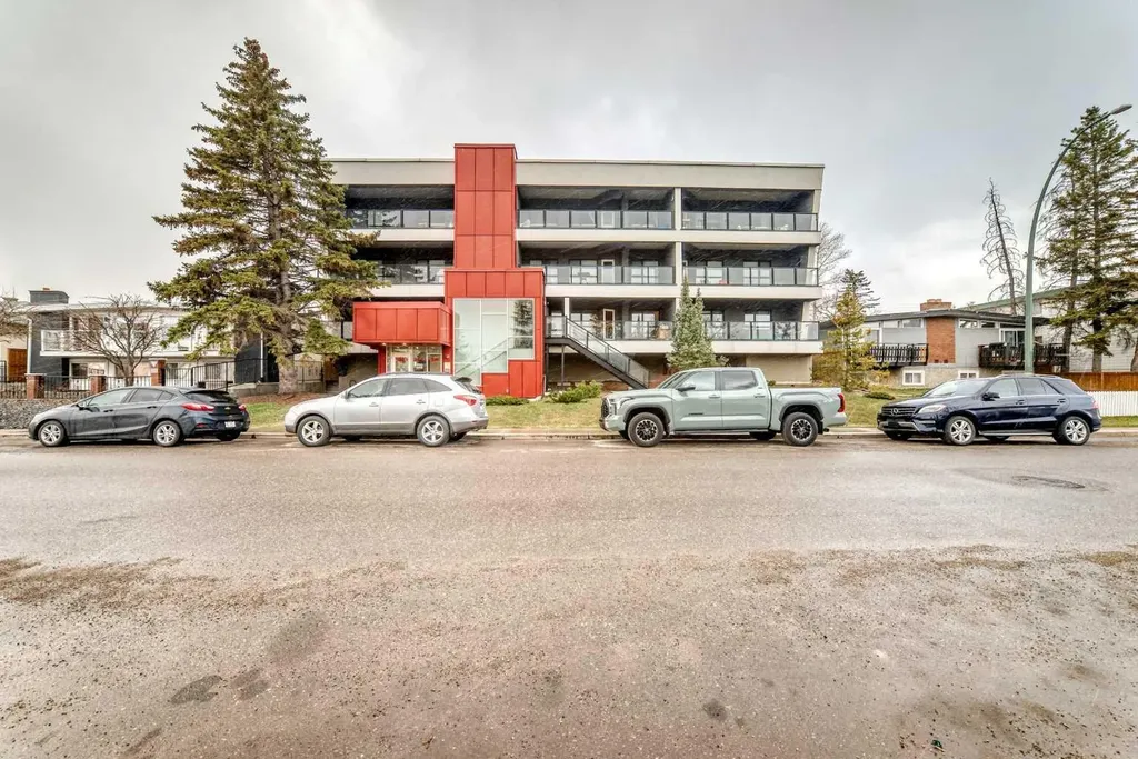 1629 38 Street SW Calgary AB T3C 1T8