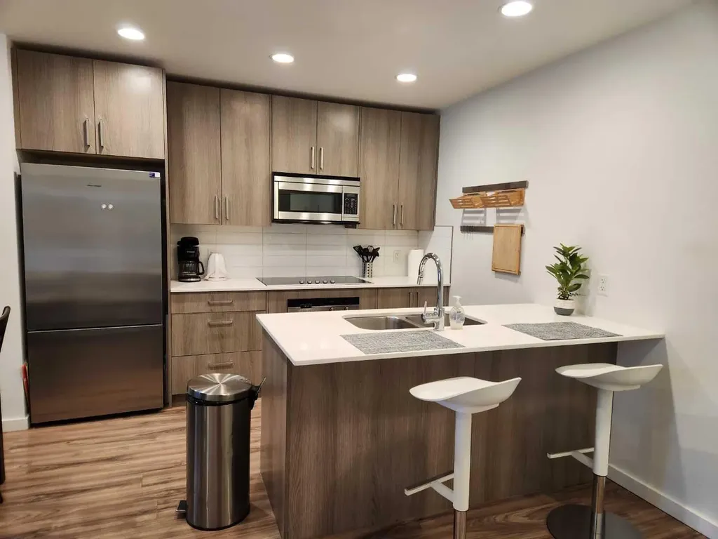 1629 38 Street SW Calgary AB T3C 1T8