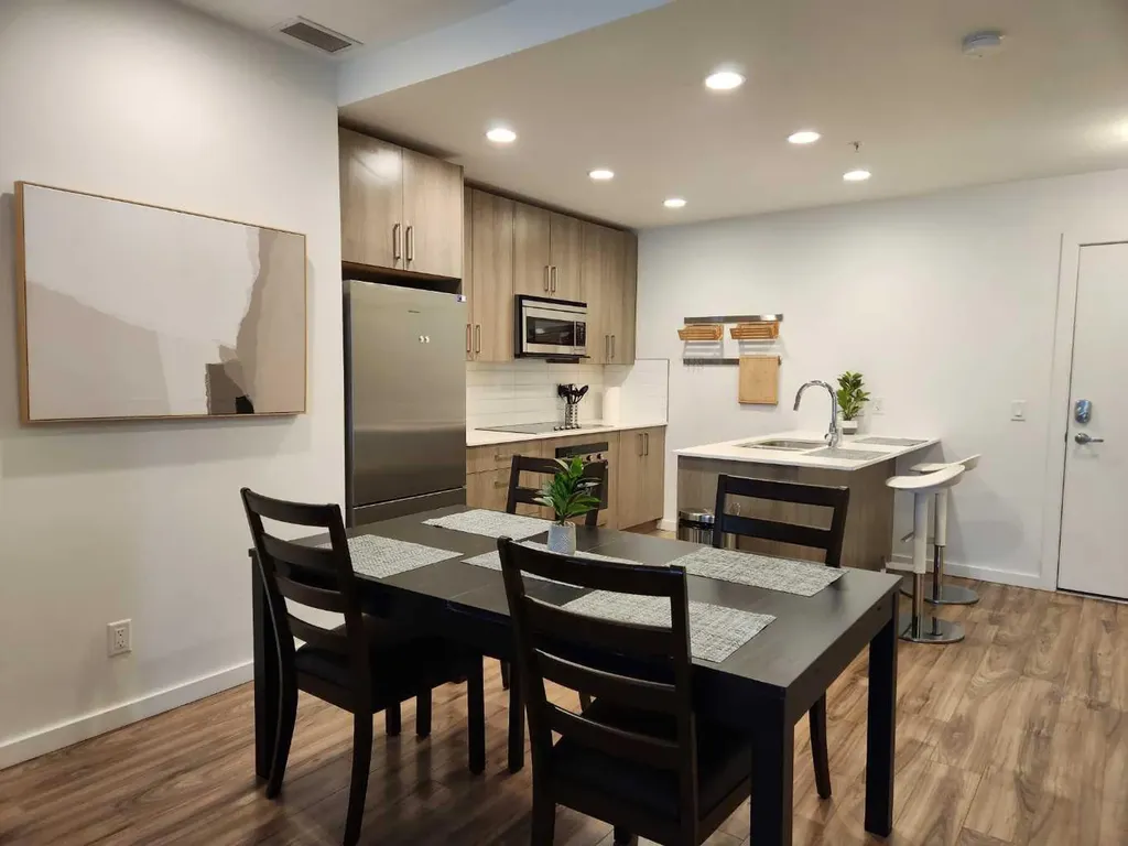 1629 38 Street SW Calgary AB T3C 1T8