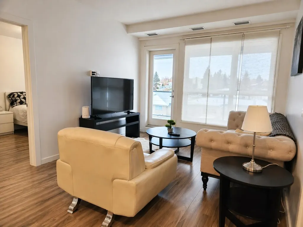 1629 38 Street SW Calgary AB T3C 1T8