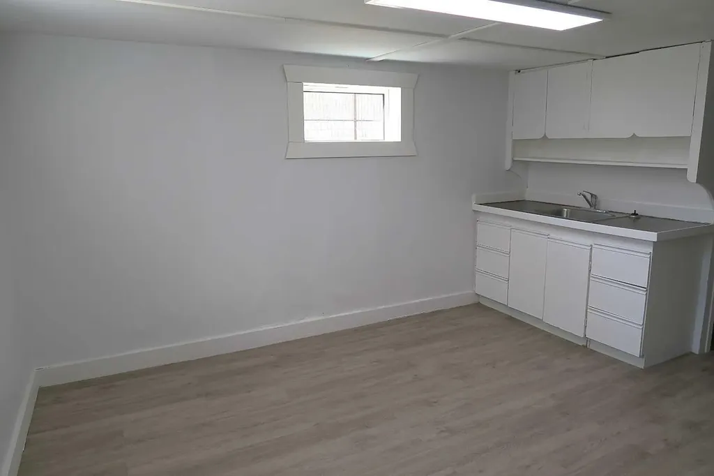 4617 46 Street Red Deer AB T4N 1M7
