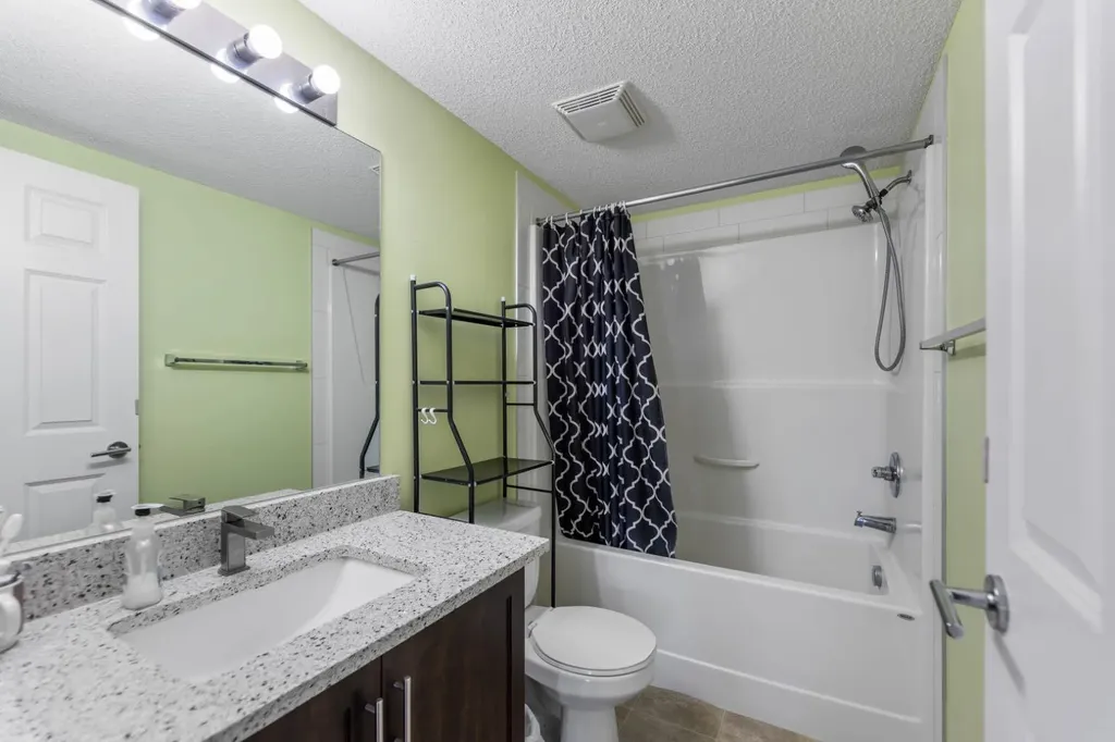 279 Copperpond Common SE Calgary AB T2Z1J1