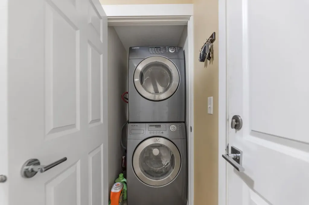279 Copperpond Common SE Calgary AB T2Z1J1