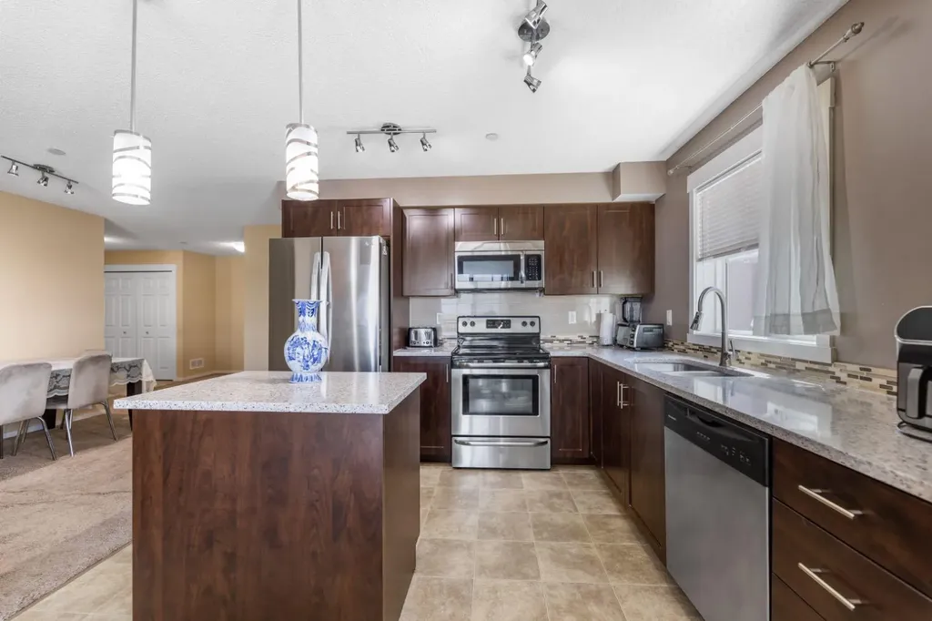 279 Copperpond Common SE Calgary AB T2Z1J1