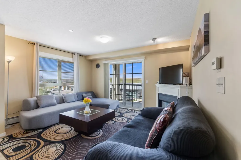 279 Copperpond Common SE Calgary AB T2Z1J1