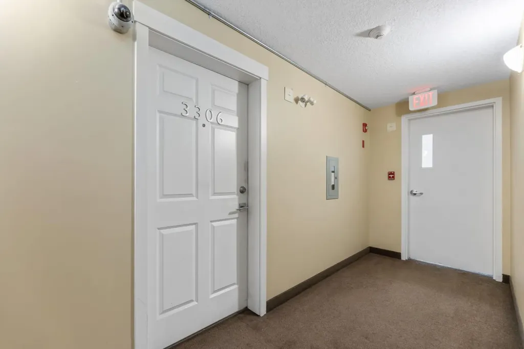 279 Copperpond Common SE Calgary AB T2Z1J1