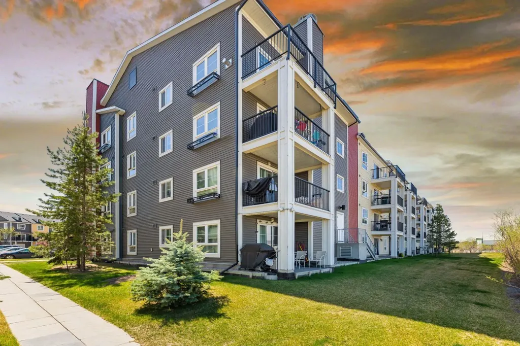 279 Copperpond Common SE Calgary AB T2Z1J1