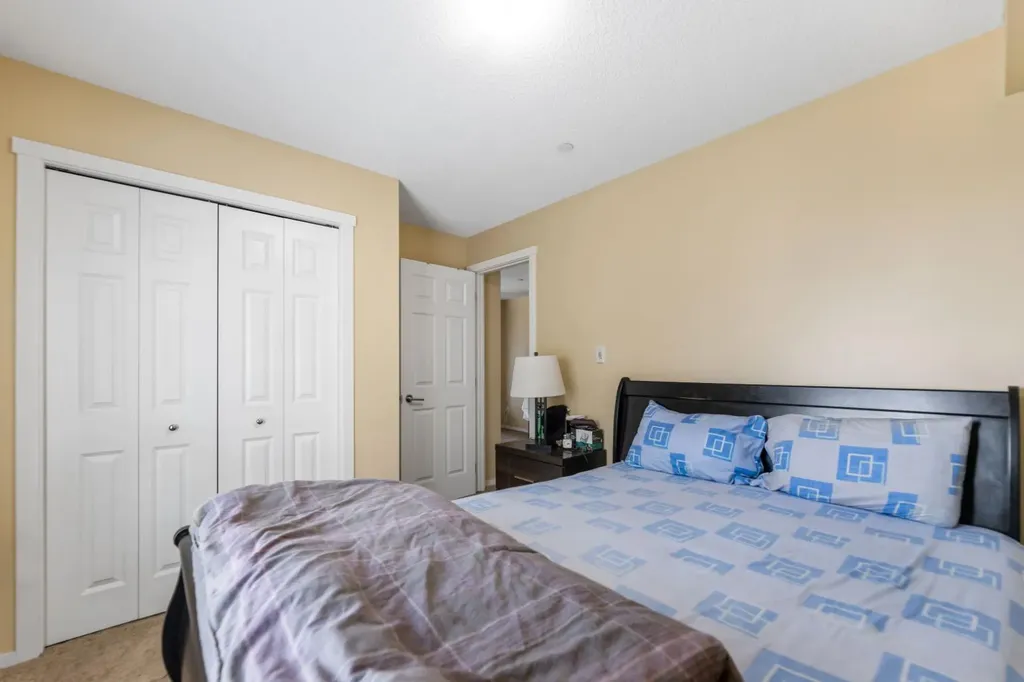 279 Copperpond Common SE Calgary AB T2Z1J1