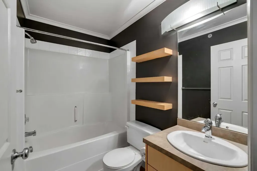 1811 34 Avenue SW Calgary AB T2T 2B9
